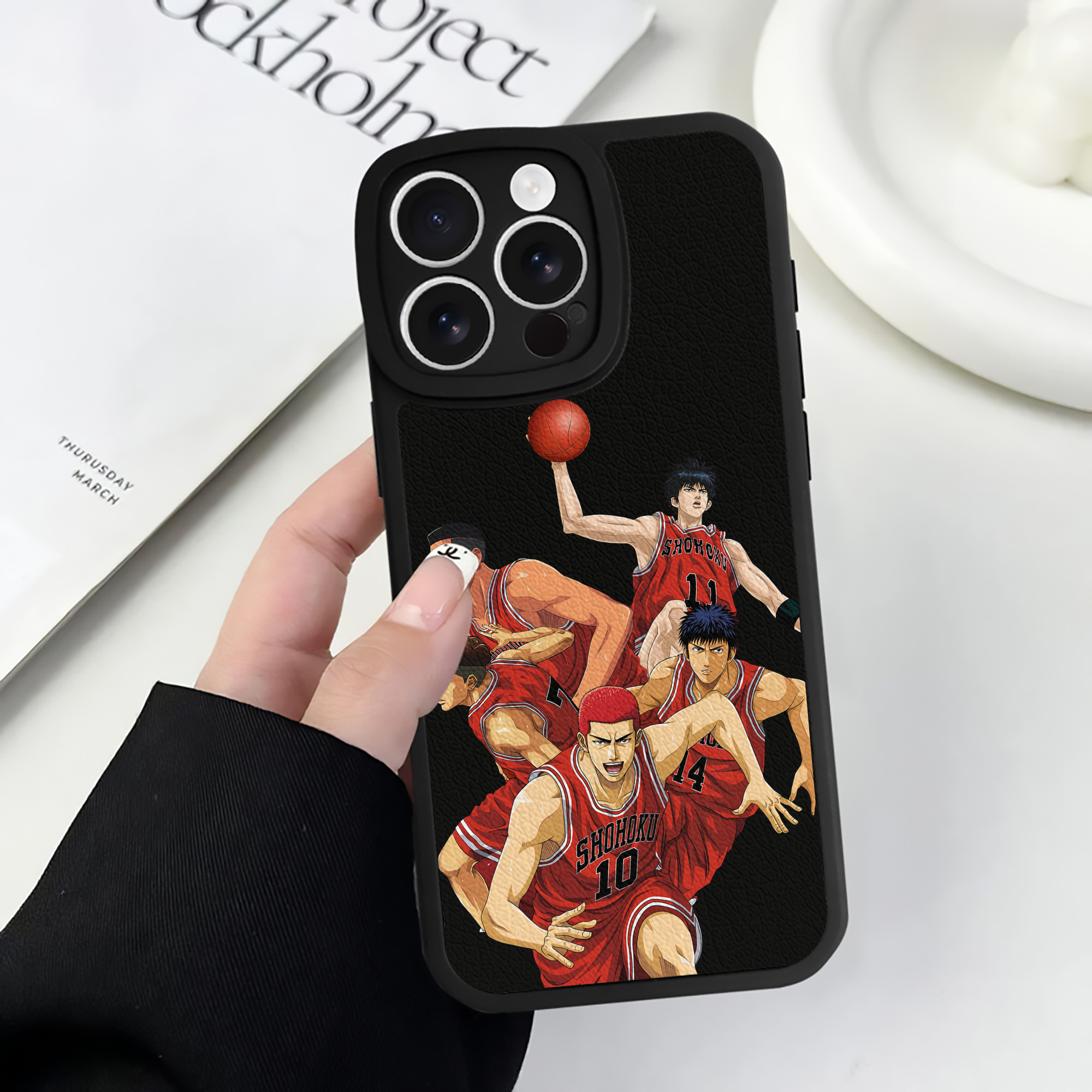 （画像用） SLAM DUNK／スラムダンク 【iPhone 16シリーズ対応】シリコンスマホケース（レザー調） 材質：シリコン